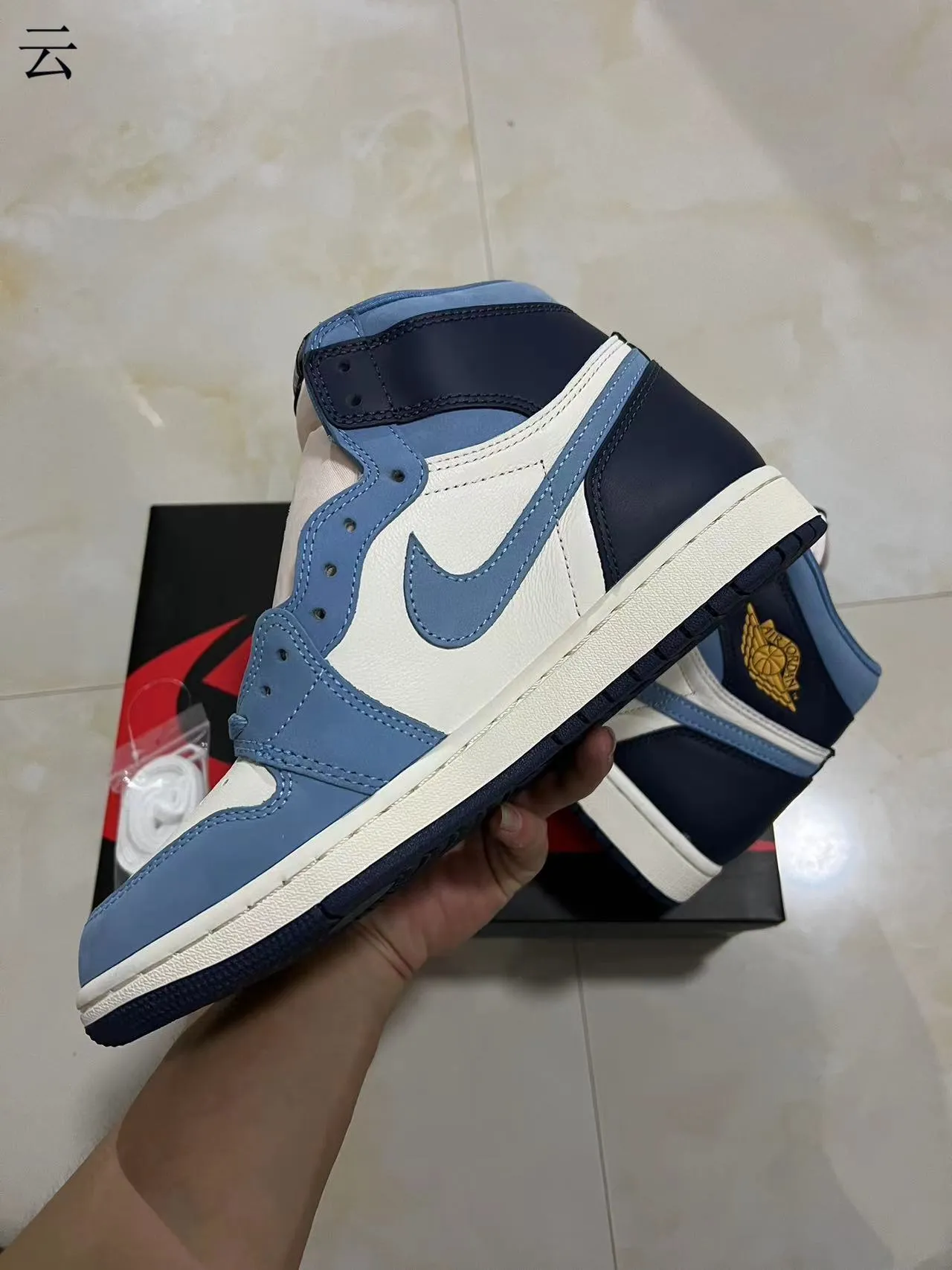 Air Jordan 1 White Blue High-Top Leather-Suede Mix Basketball Shoes 5