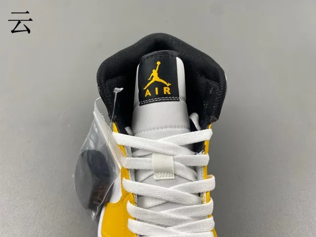 Air Jordan 1 Yellow Black High-Top Leather Upper Basketball Shoes 10