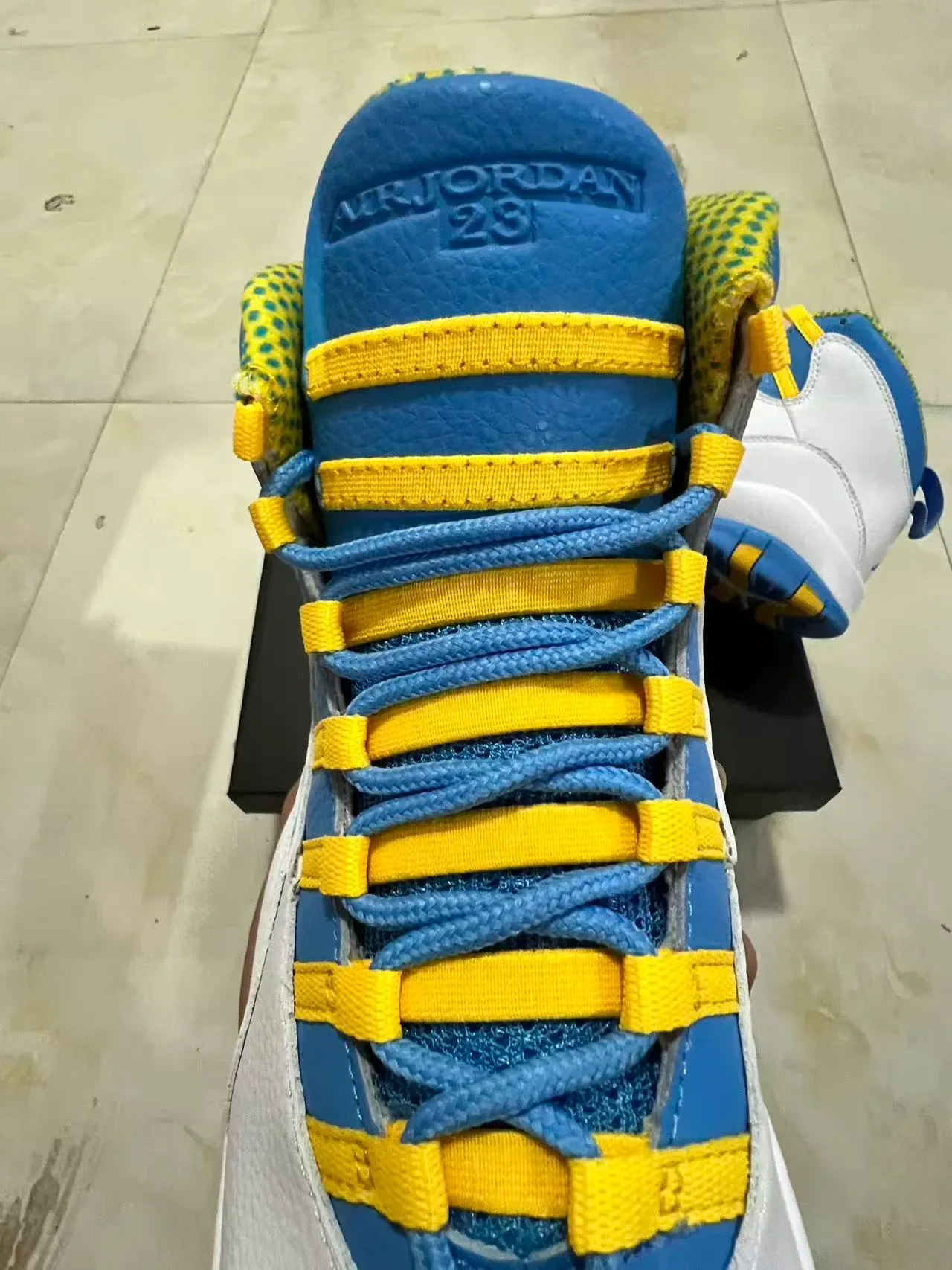 Air Jordan 10 Blanc Bleu Royal Jaune Chaussures de Basketball 4