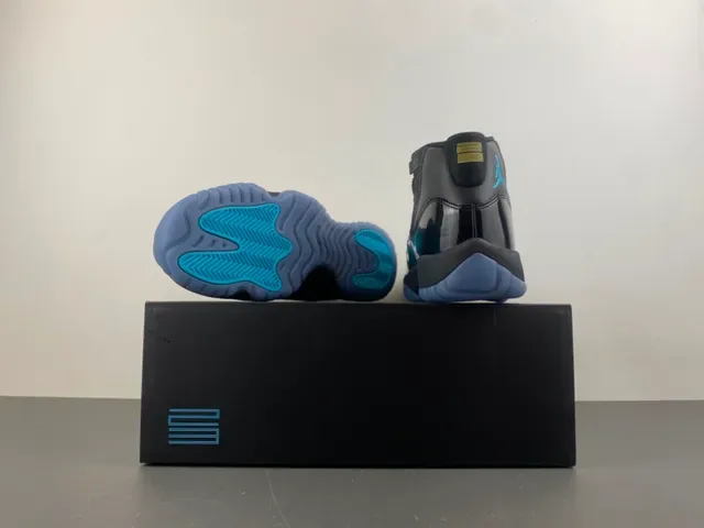 Air Jordan 11 Noir Turquoise Cuir de Patente Chaussures de Basketball 17