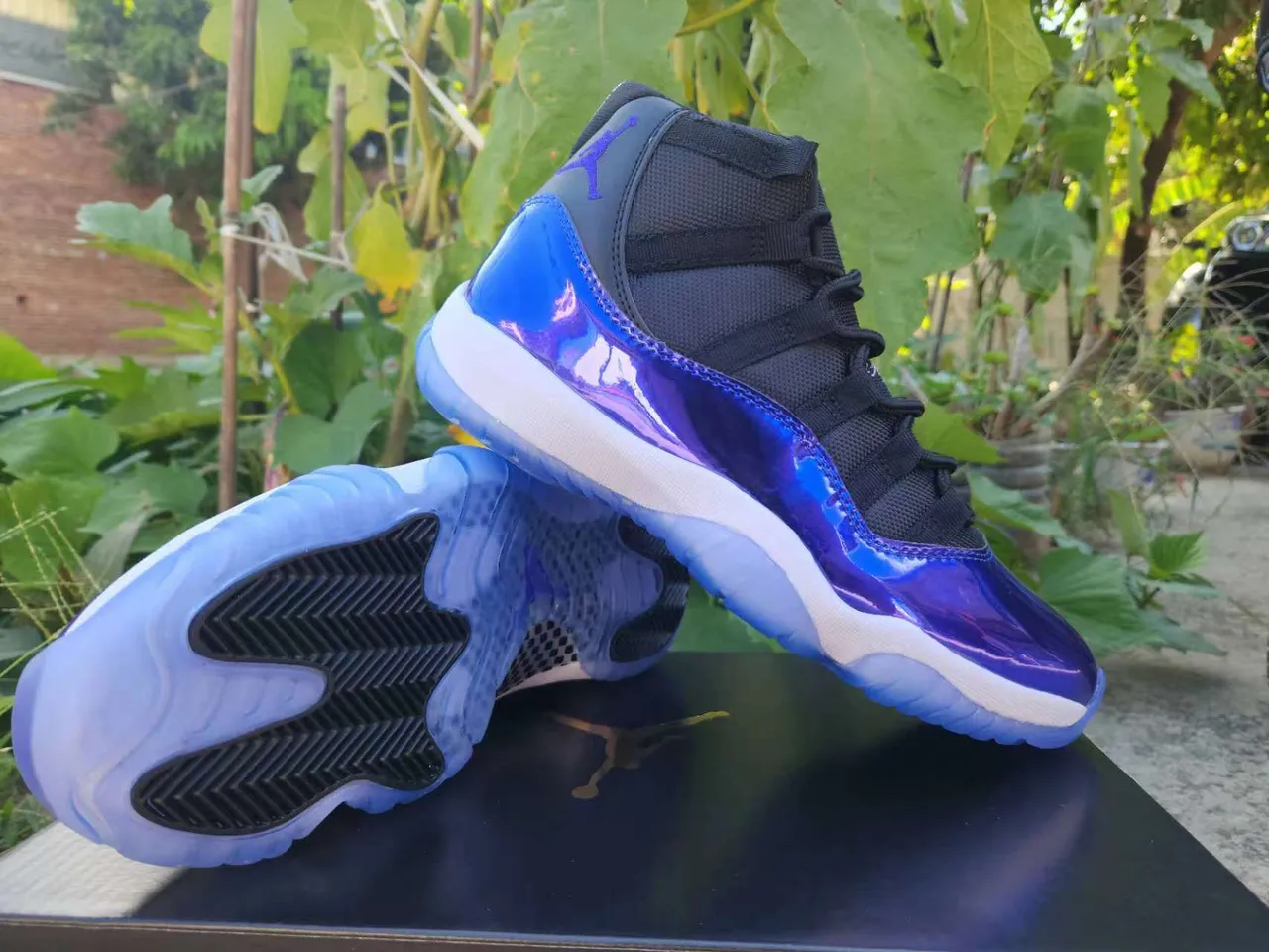 Air Jordan 11 Glossy Royal Blue Patent Leather Basketball Shoes 3