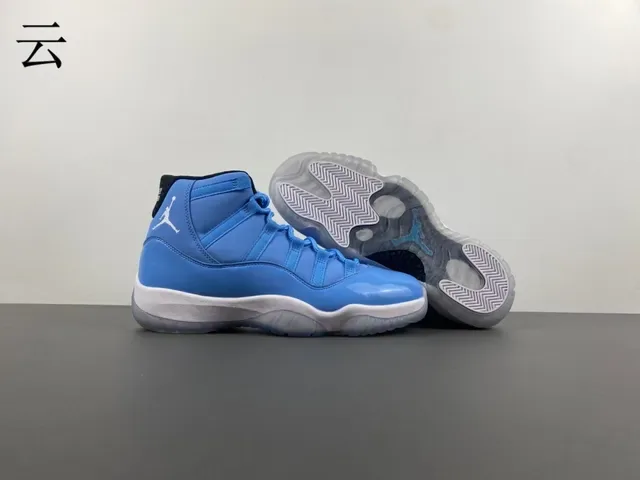 Air Jordan 11 Tênis de Basquete Couro Patentado Azul Claro 13