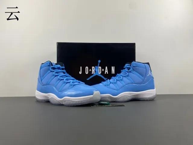 Air Jordan 11 Tênis de Basquete Couro Patentado Azul Claro 14