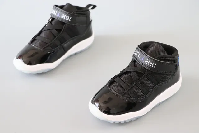 Air Jordan 11 White Black Patent Leather Basketball Shoes 11