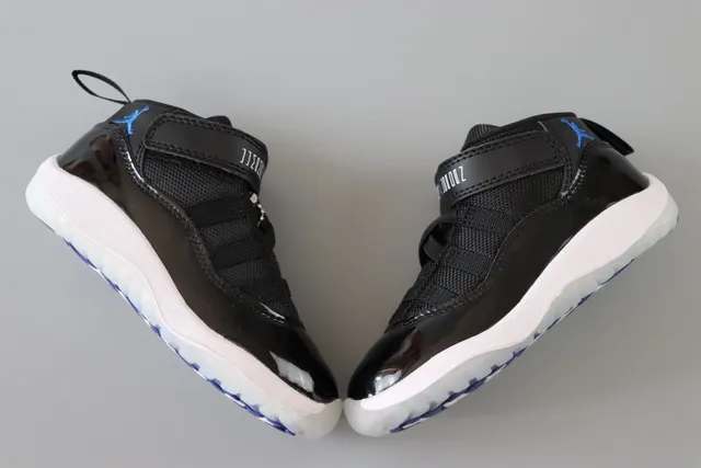 Air Jordan 11 White Black Patent Leather Basketball Shoes 13