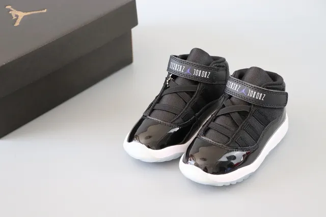 Air Jordan 11 White Black Patent Leather Basketball Shoes 14
