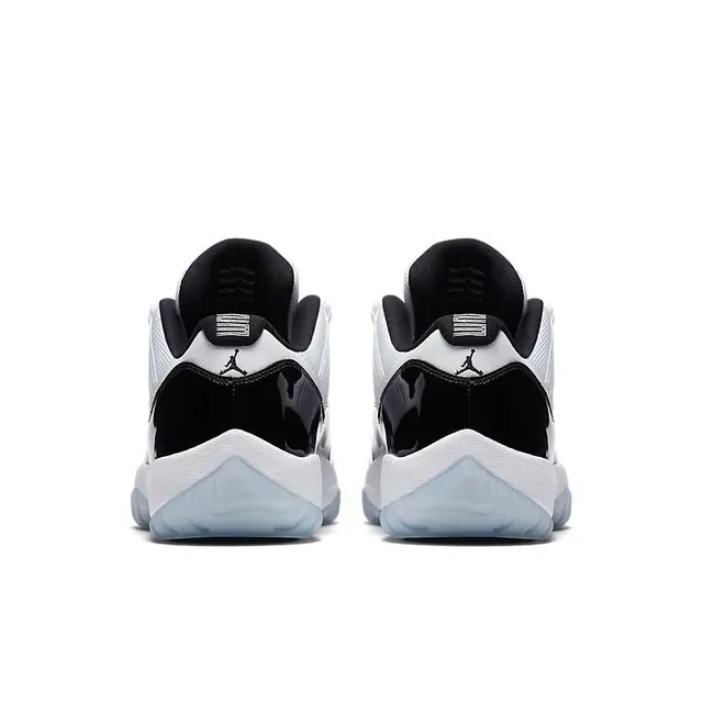Air Jordan 11 Tênis de Basquete Branco e Preto de Couro Patentado 2
