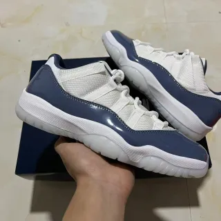Air Jordan 11 白海军蓝漆皮篮球鞋