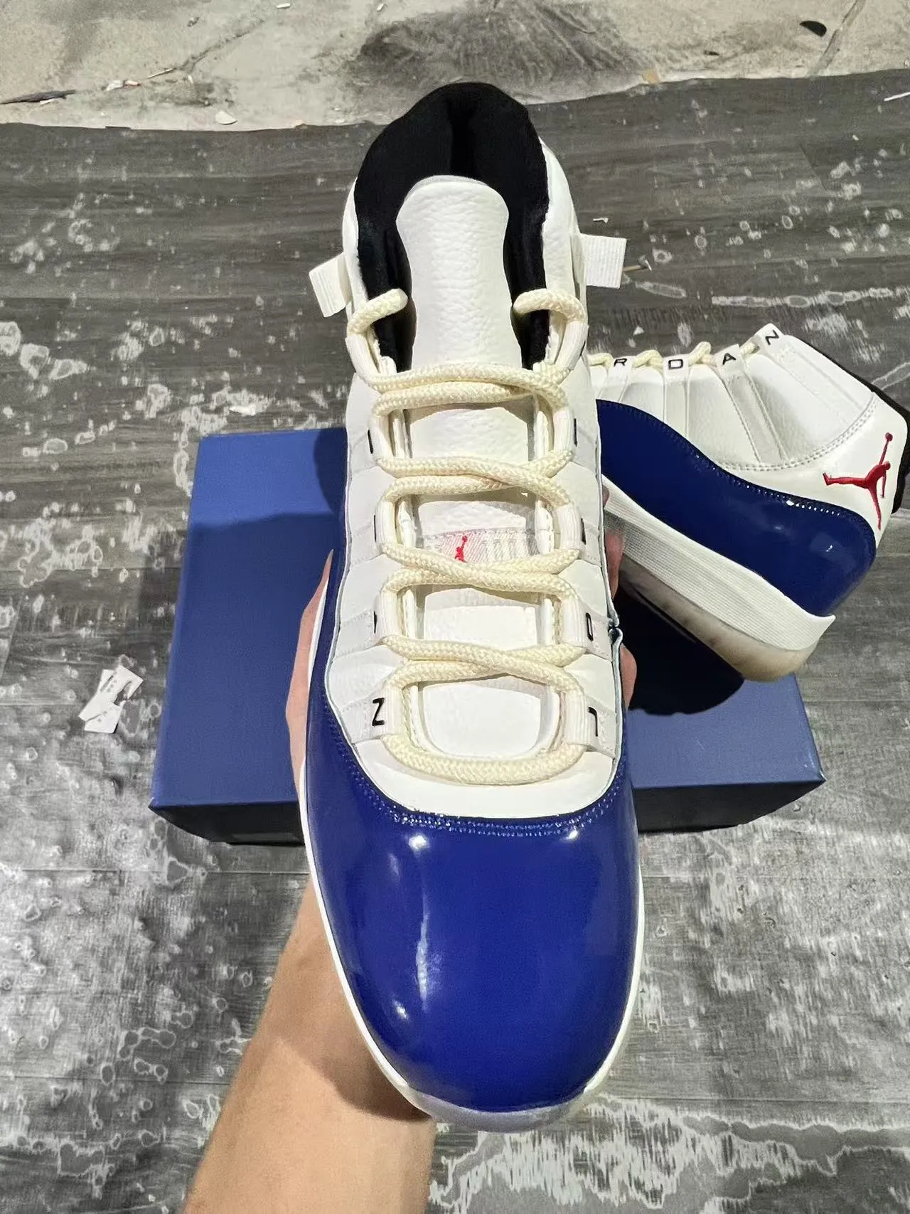 Air Jordan 11 White Royal Blue Patent Leather Basketball Shoes 3