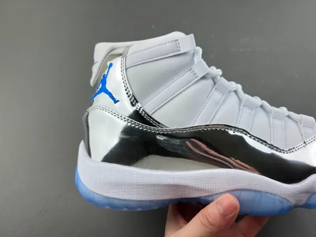 Air Jordan 11 Branco Prata Azul Metálico Tênis de Basquete 3