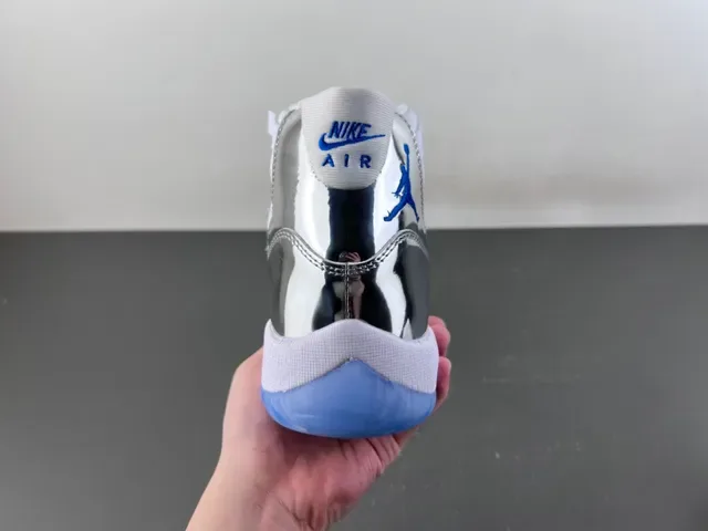 Air Jordan 11 Branco Prata Azul Metálico Tênis de Basquete 4