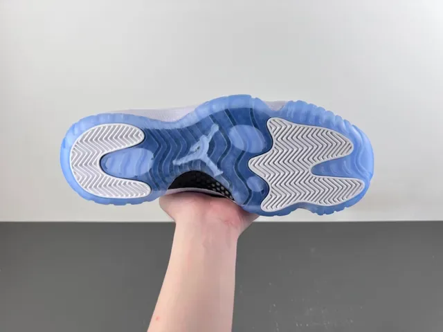 Air Jordan 11 Branco Prata Azul Metálico Tênis de Basquete 10
