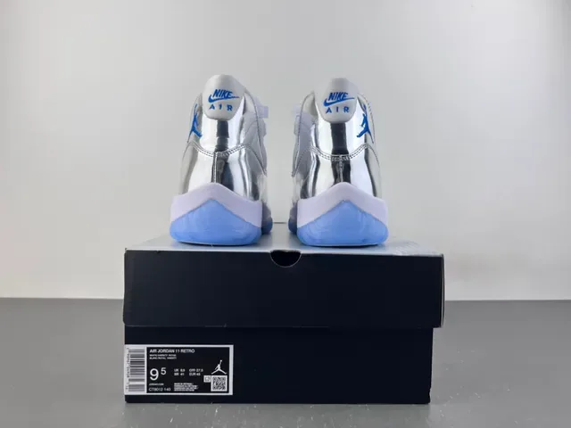 Air Jordan 11 Branco Prata Azul Metálico Tênis de Basquete 18