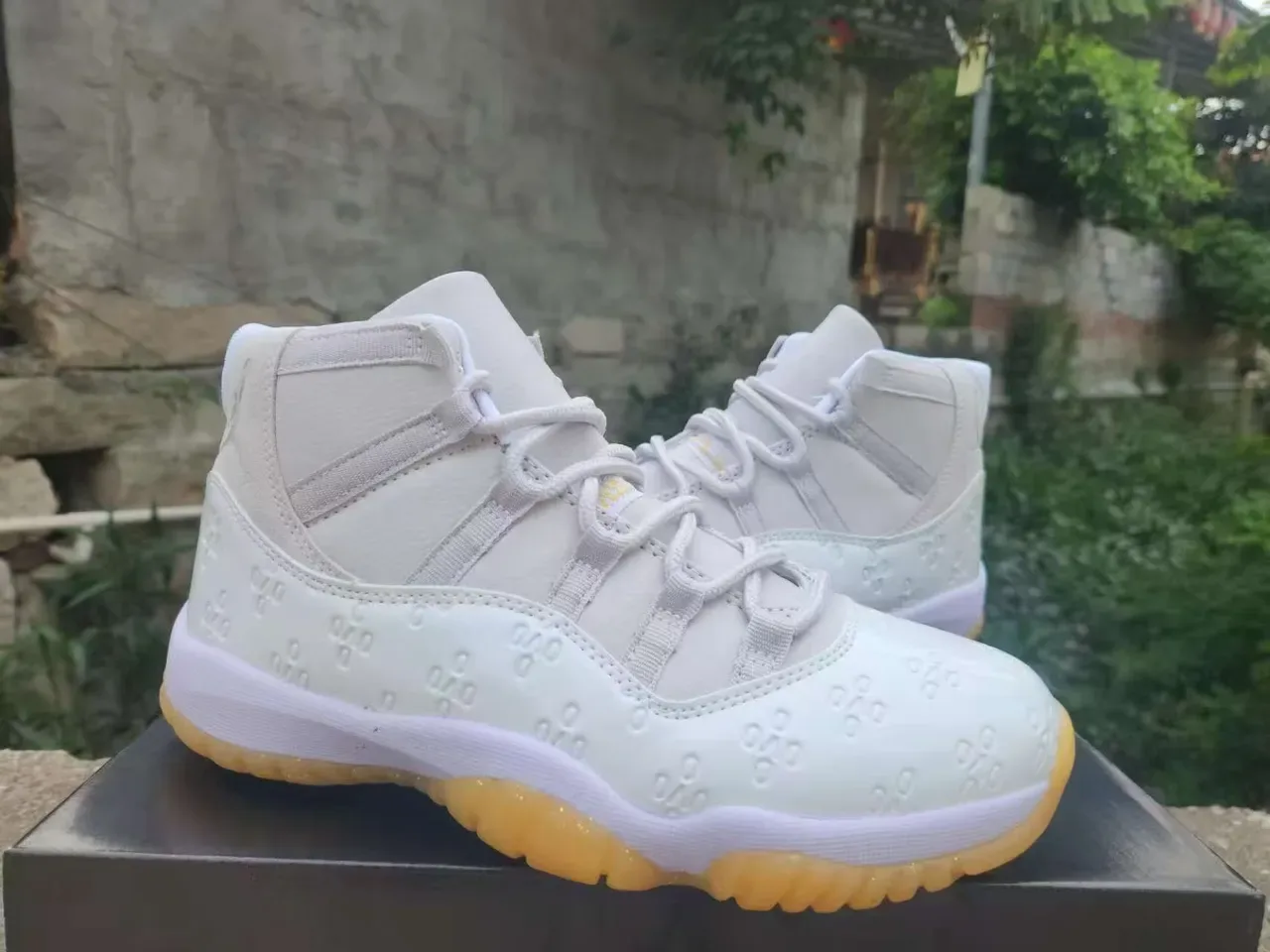 Air Jordan 11 Blanc Translucide Gomme Chaussures de Basketball 4