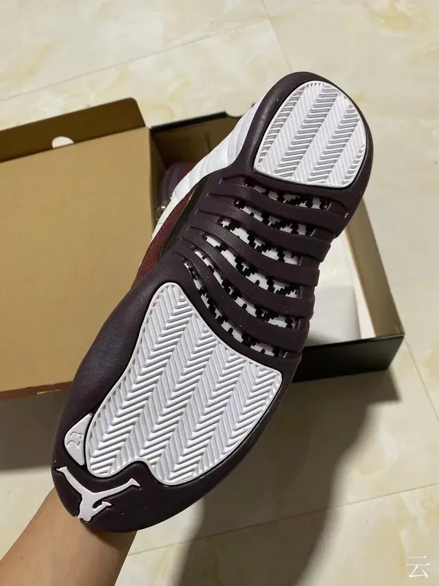 Air Jordan 12 Blanc Bordeaux Cuir Quilté Chaussures de Basketball 5