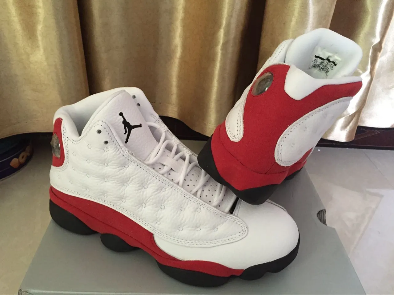Air Jordan 13 White Red Black Basketball Shoes 2
