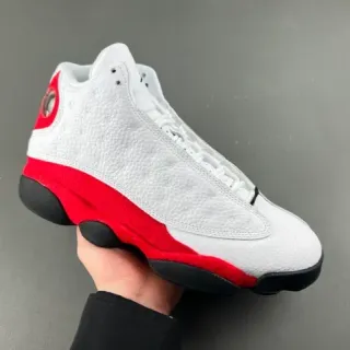 Air Jordan 13 白红黑篮球鞋