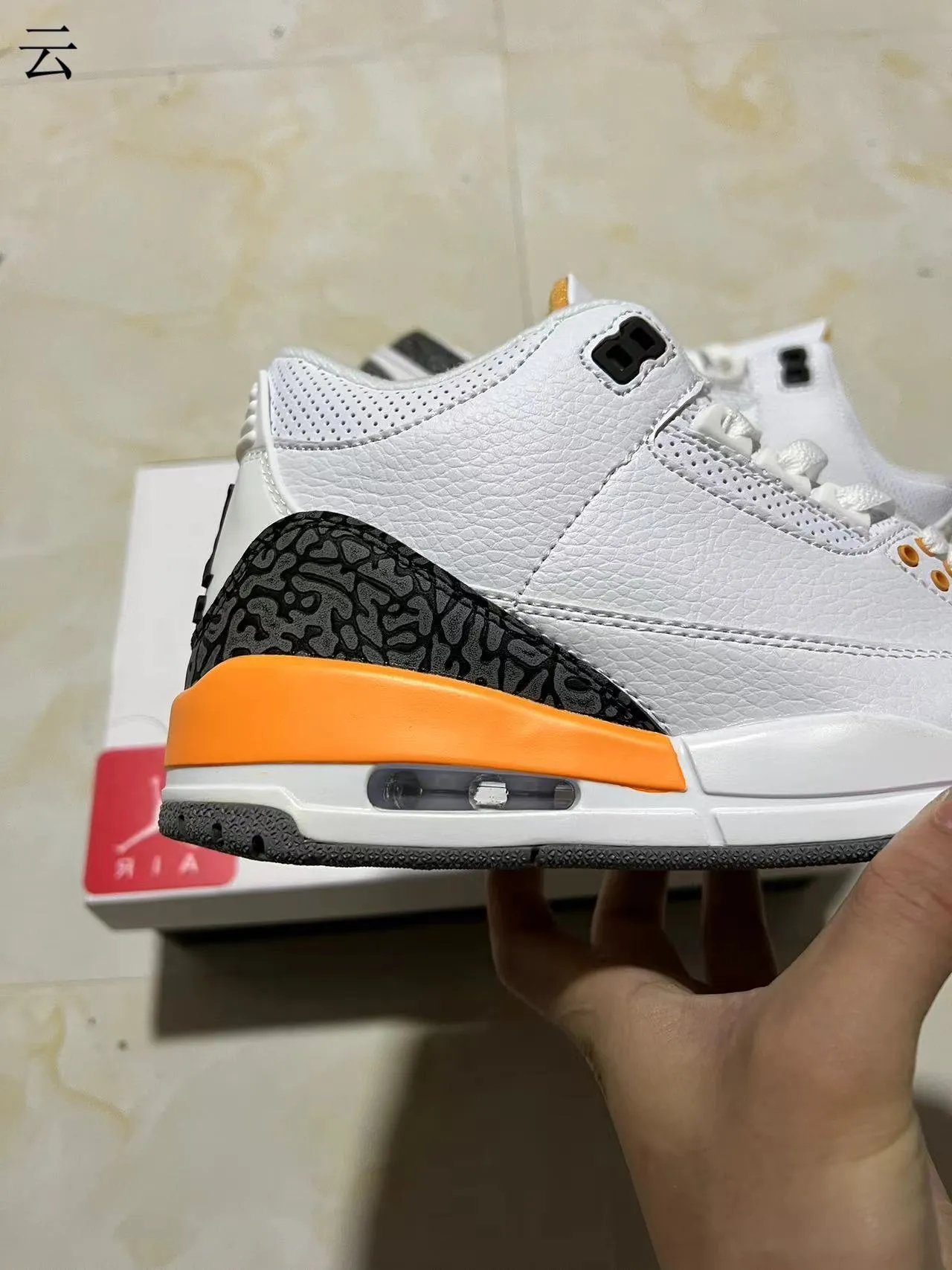 Chaussures de basketball Air Jordan 3 blanc noir orange à motif éléphant 7