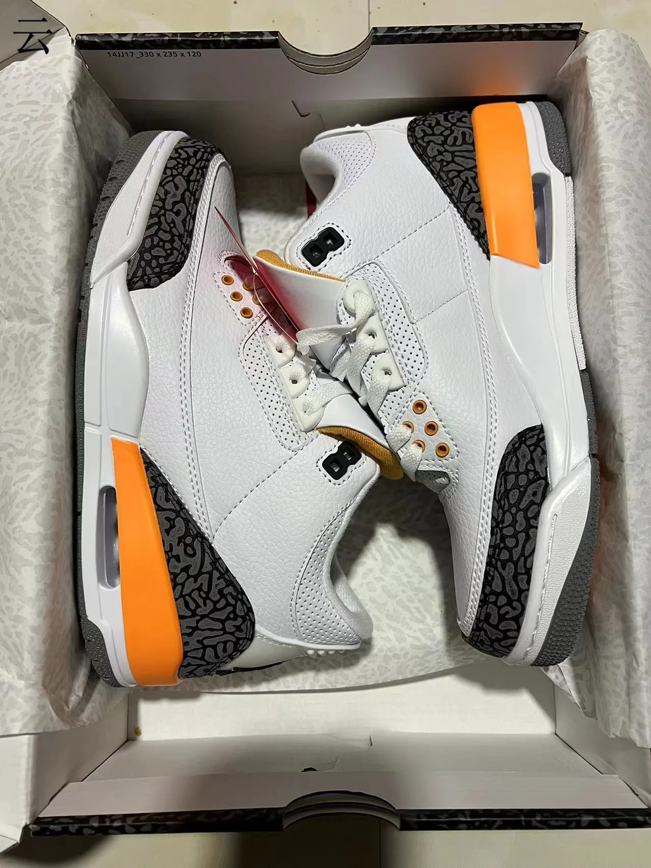 Chaussures de basketball Air Jordan 3 blanc noir orange à motif éléphant 9