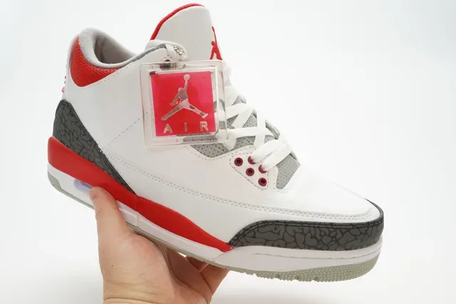 Air Jordan 3 White Cement Red tênis de basquete 3