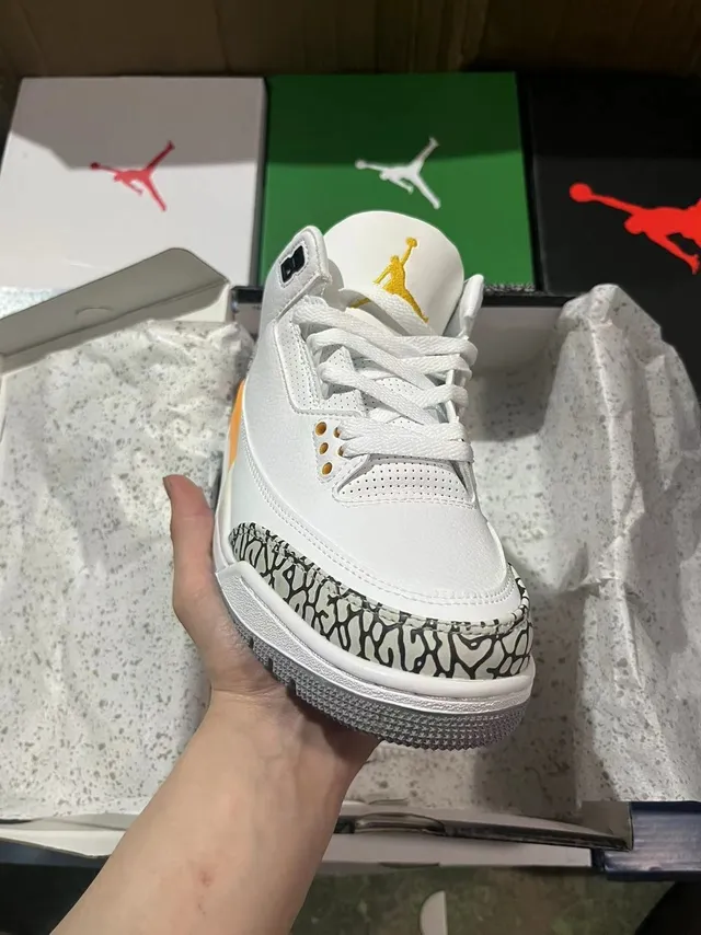 Air Jordan 3 Tênis de Basquete Branco e Laranja com Estampa de Elefante 2