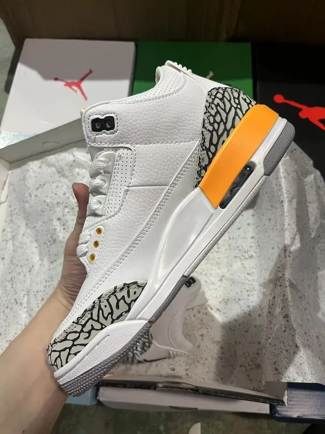 Air Jordan 3 Tênis de Basquete Branco e Laranja com Estampa de Elefante 3