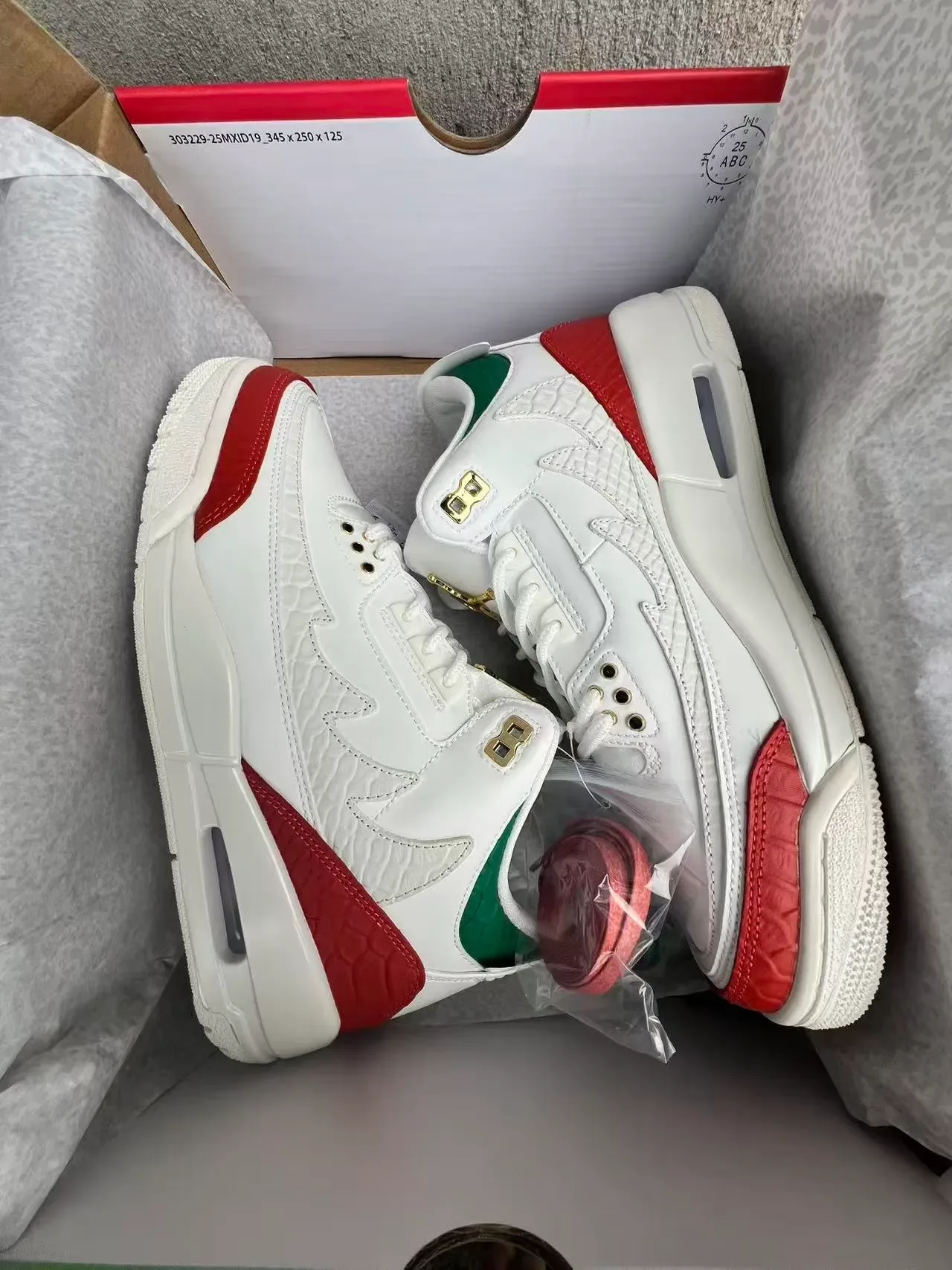 Air Jordan 3 Blanc Rouge Vert Chaussures de Basketball 9
