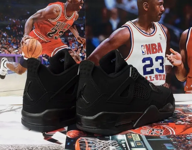 Tênis de basquete Air Jordan 4 totalmente preto 3