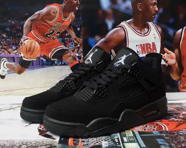 Tênis de basquete Air Jordan 4 totalmente preto 4