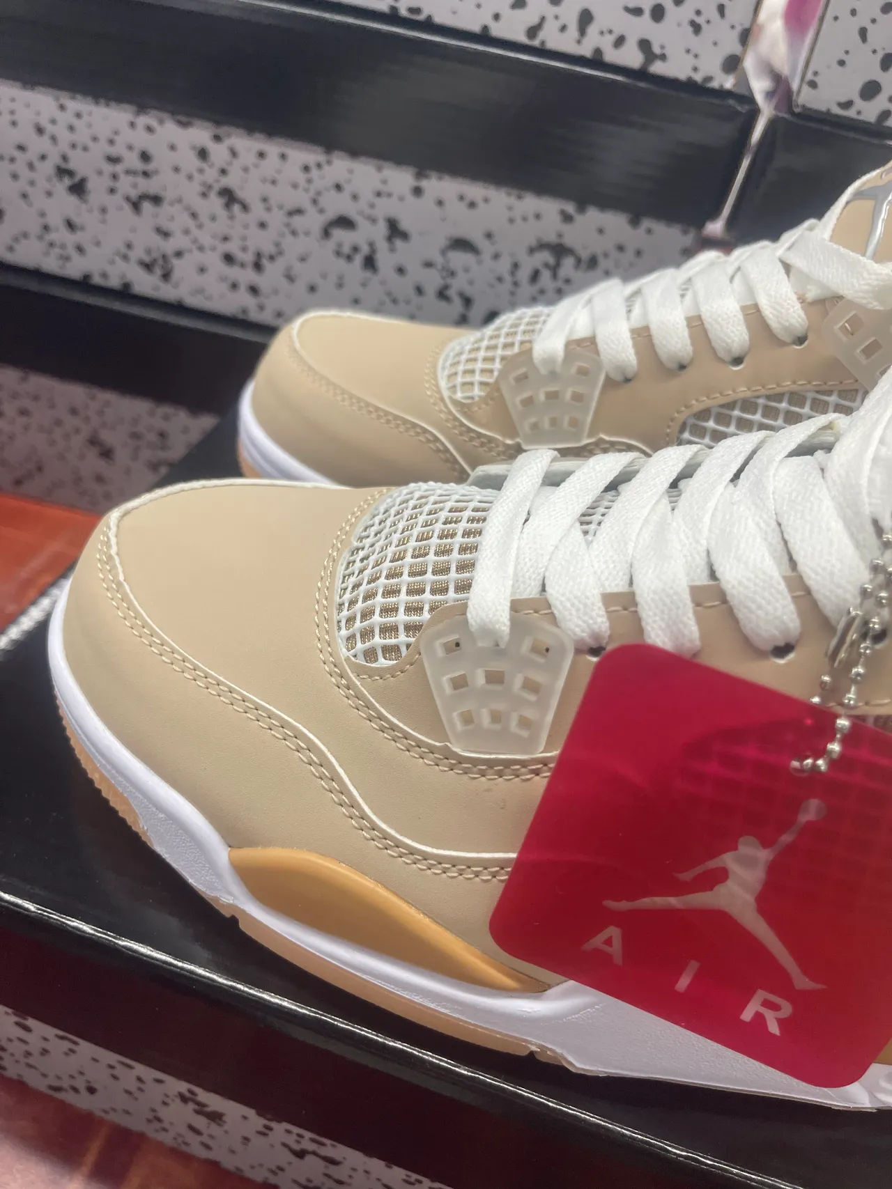 Air Jordan 4 Beige and Gum Basketball Shoes 2