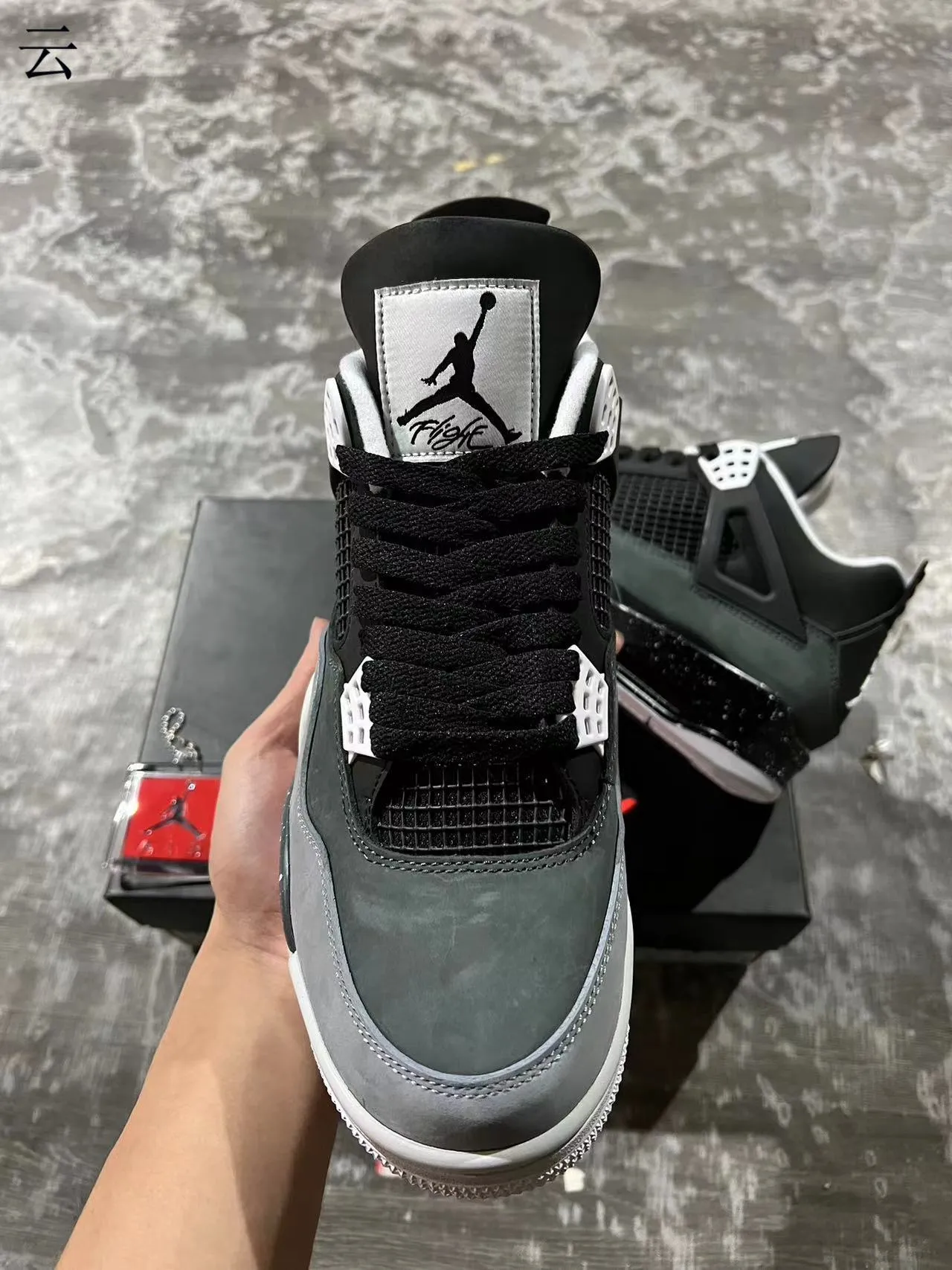Air Jordan 4 Preto Cinza Salpicado Tênis de Basquete 3