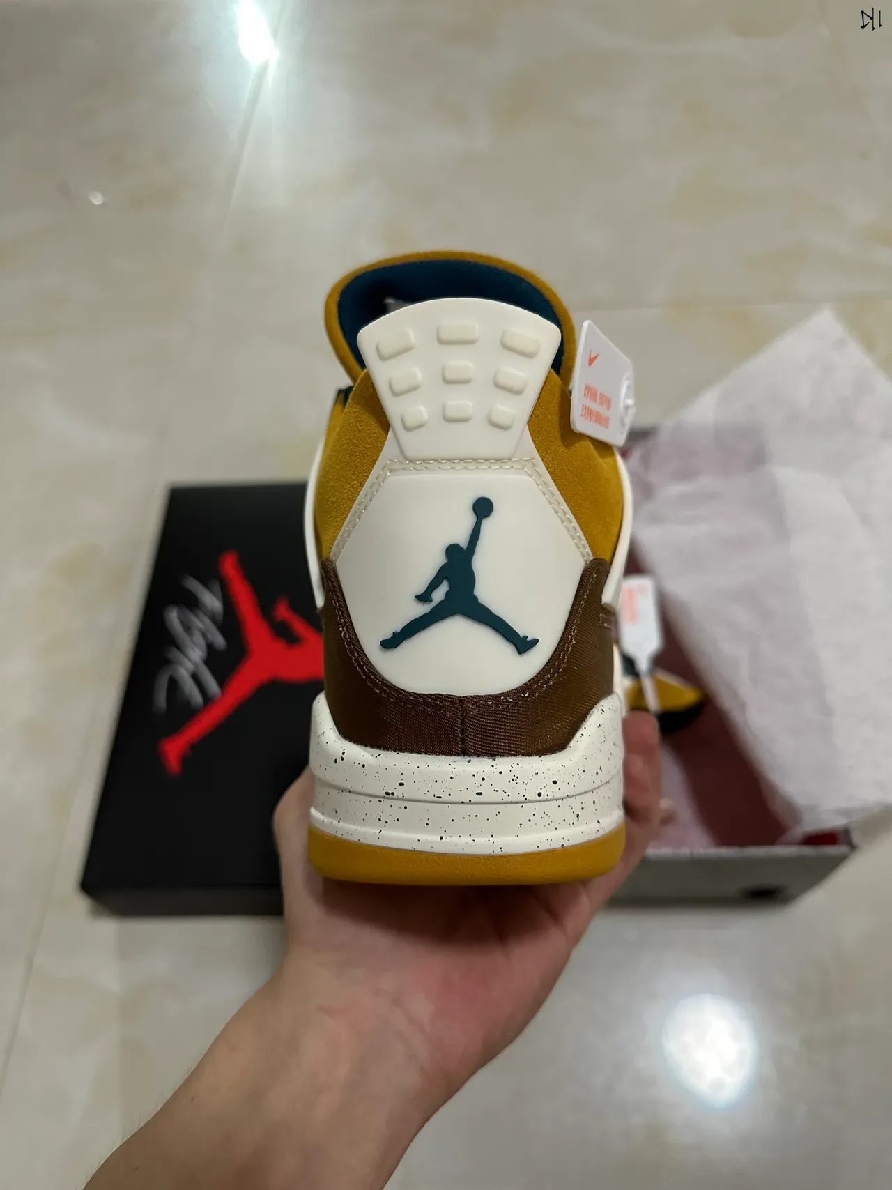 Air Jordan 4 Mustard Brown Speckled Midsole أحذية كرة السلة 6