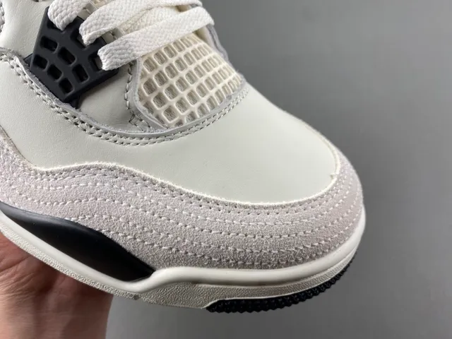 Air Jordan 4 Off-White and Black Basketball Shoes 2