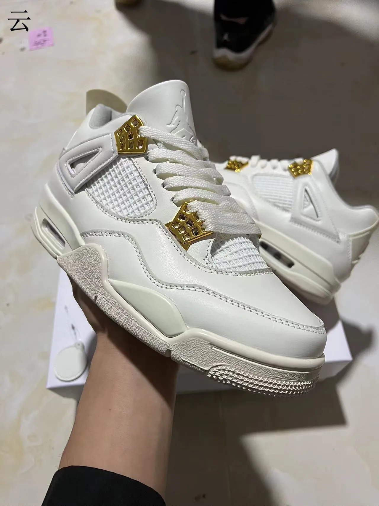 Air Jordan 4 White Gold Lace Lock Basketball Shoes 3