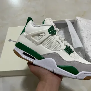 Air Jordan 4 白绿篮球鞋
