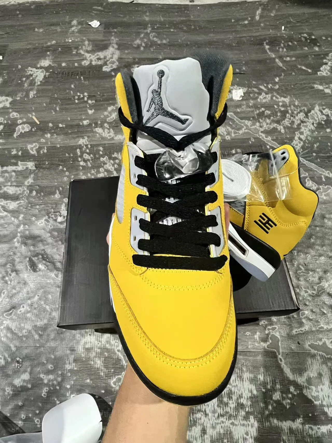 Air Jordan 5 Yellow Black White Basketball Shoes 3