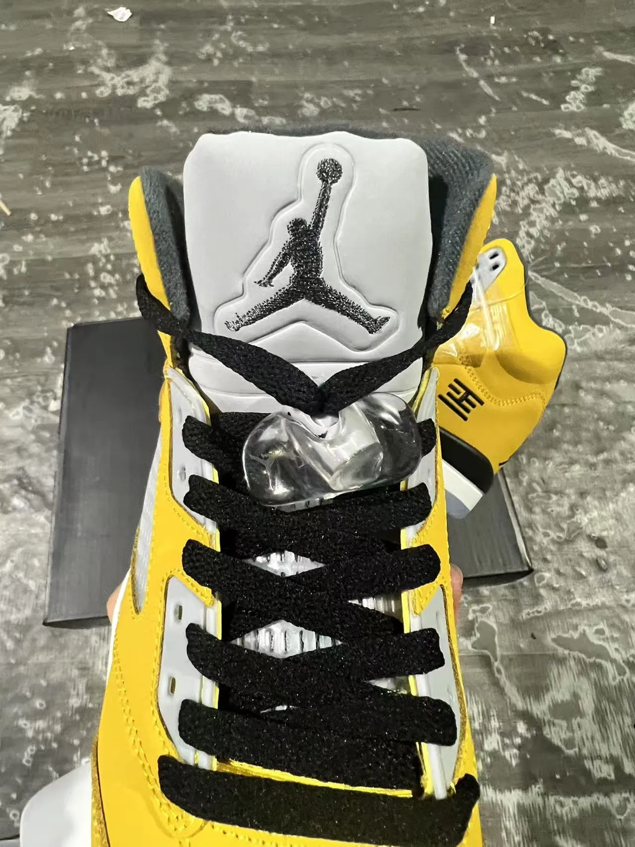 Air Jordan 5 Yellow Black White Basketball Shoes 4