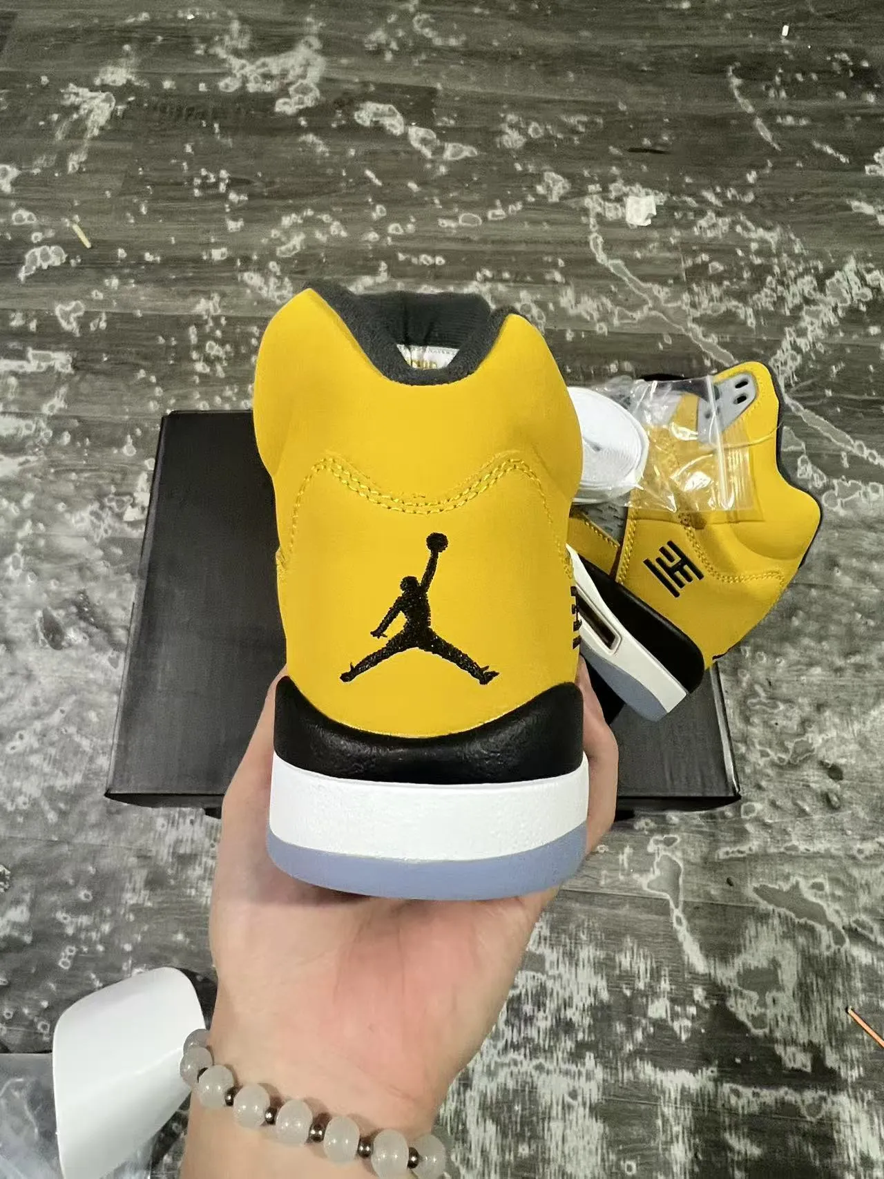 Air Jordan 5 Yellow Black White Basketball Shoes 8
