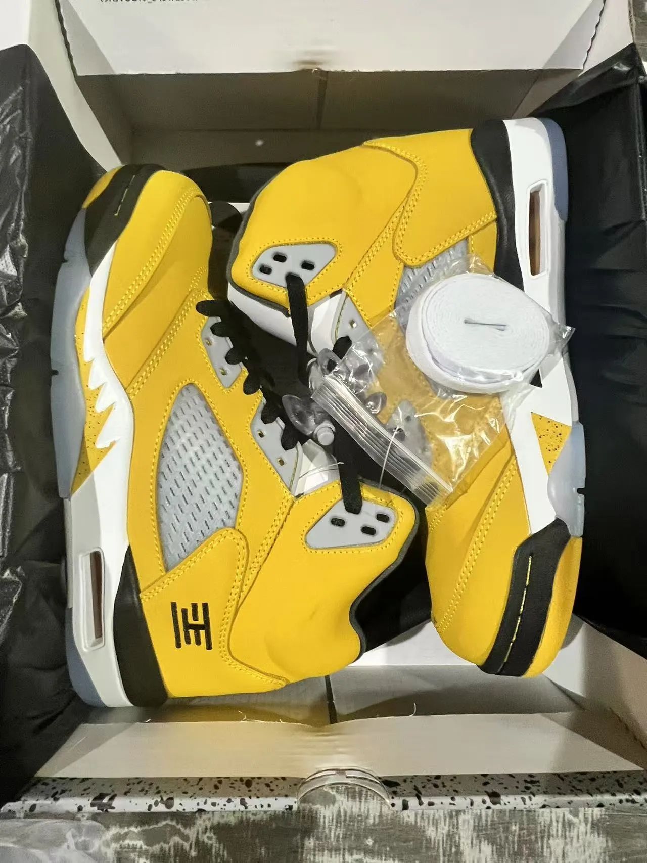 Air Jordan 5 Yellow Black White Basketball Shoes 10