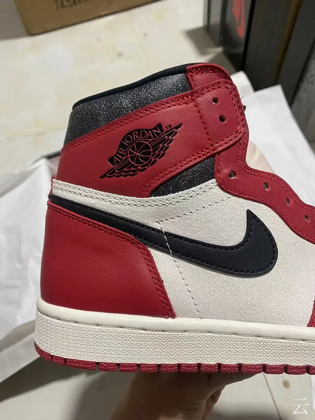 Chaussures de basketball montantes à empiècements en cuir Air Jordan rouge et noir 7