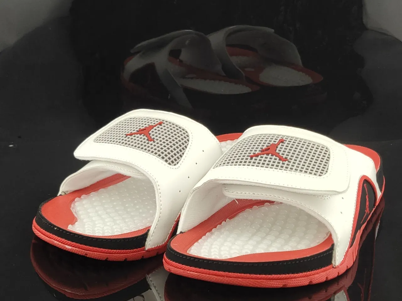 شبشب Air Jordan Slide أبيض أسود أحمر 2