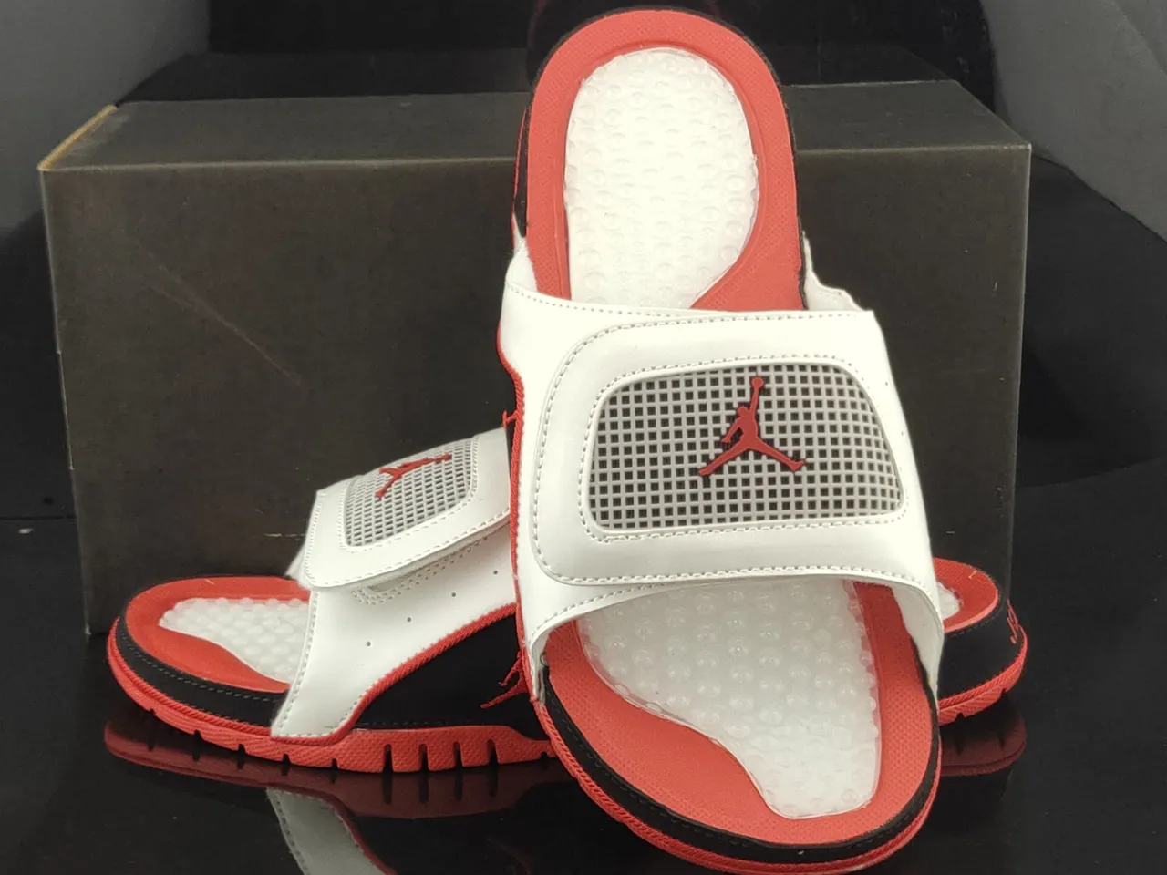 شبشب Air Jordan Slide أبيض أسود أحمر 3