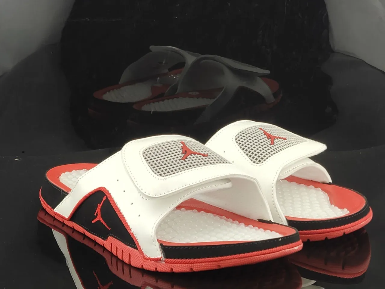 شبشب Air Jordan Slide أبيض أسود أحمر 4