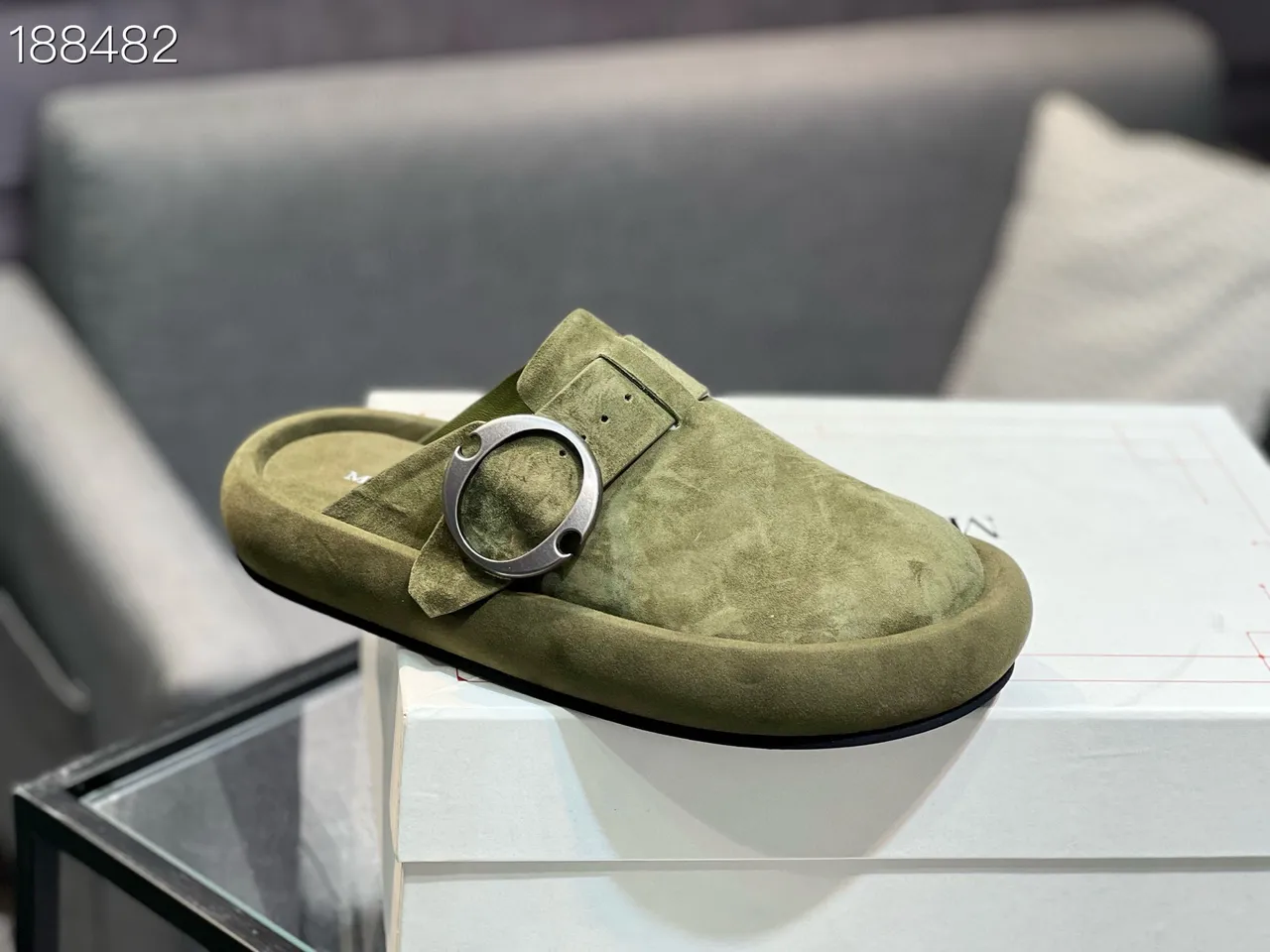 Alexander McQueen Daim Vert Armée Argenté Olive Oversize Boucle Métallique Circulaire Chaussures Casuales 3