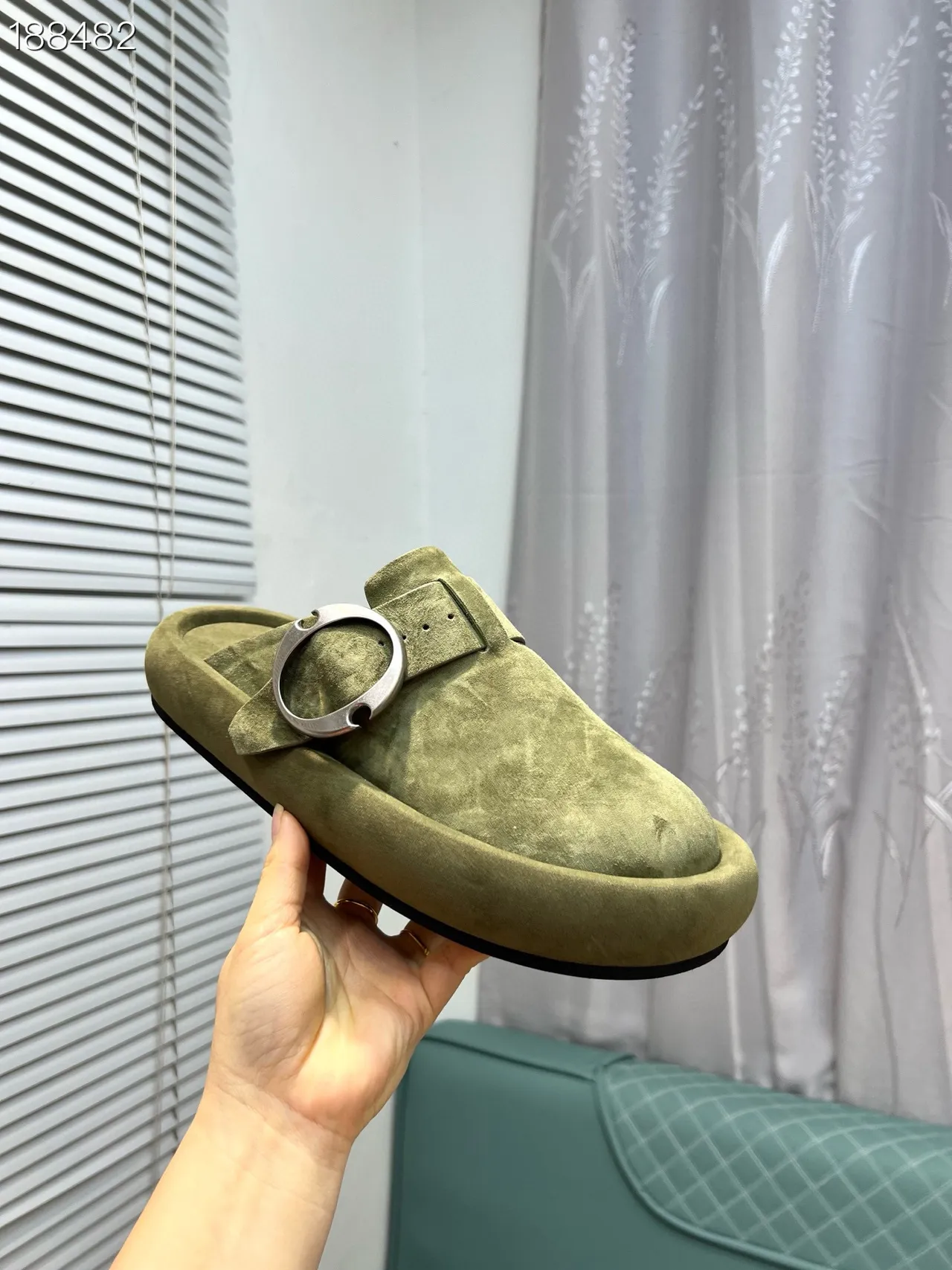 Alexander McQueen Daim Vert Armée Argenté Olive Oversize Boucle Métallique Circulaire Chaussures Casuales 7