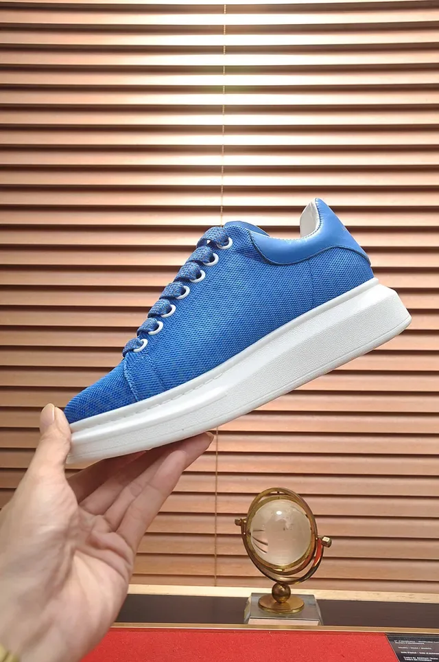 Alexander McQueen Oversized Sneaker Blue Textured Upper Lifestyle Sneakers 6