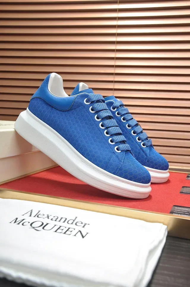 Alexander McQueen Oversized Sneaker Blue Textured Upper Lifestyle Sneakers 8