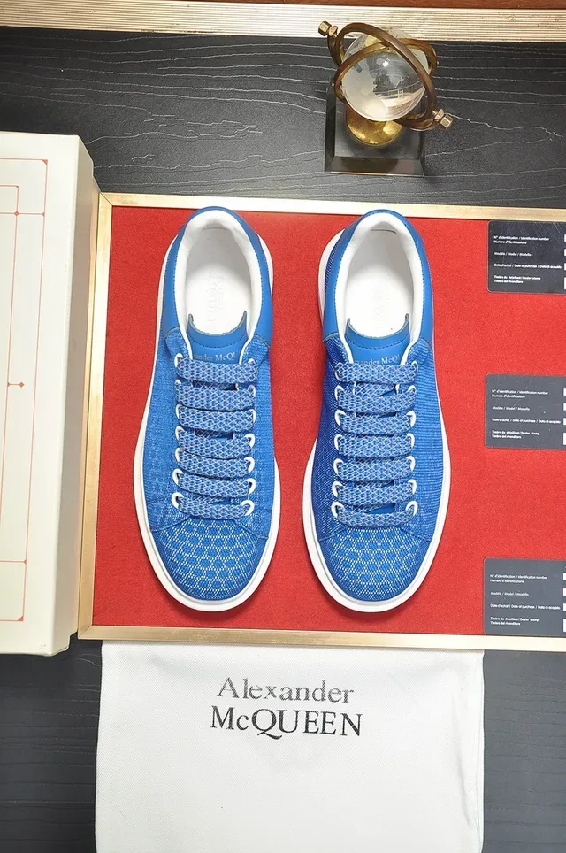 Alexander McQueen Oversized Sneaker Blue Textured Upper Lifestyle Sneakers 9