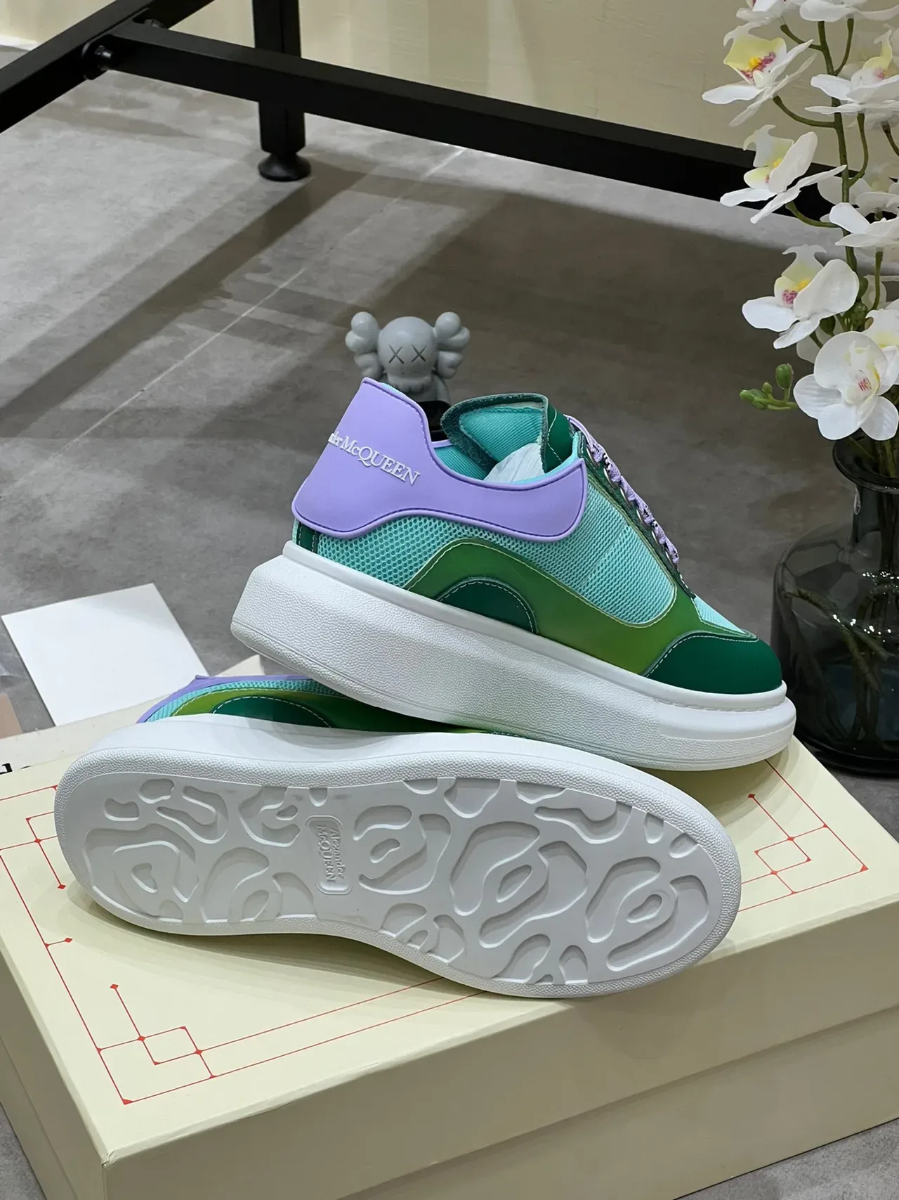 Alexander McQueen أخضر بنفسجي أبيض Oversized Lifestyle Sneakers 7