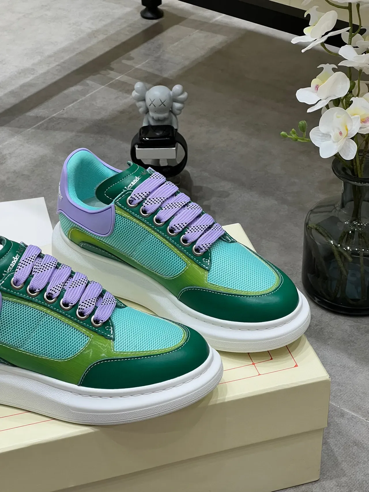 Alexander McQueen أخضر بنفسجي أبيض Oversized Lifestyle Sneakers 8